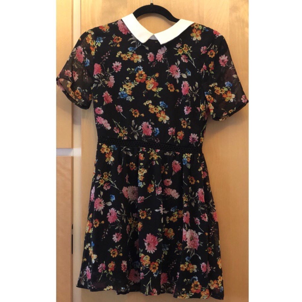 Floral Crochet Panel Dress Small